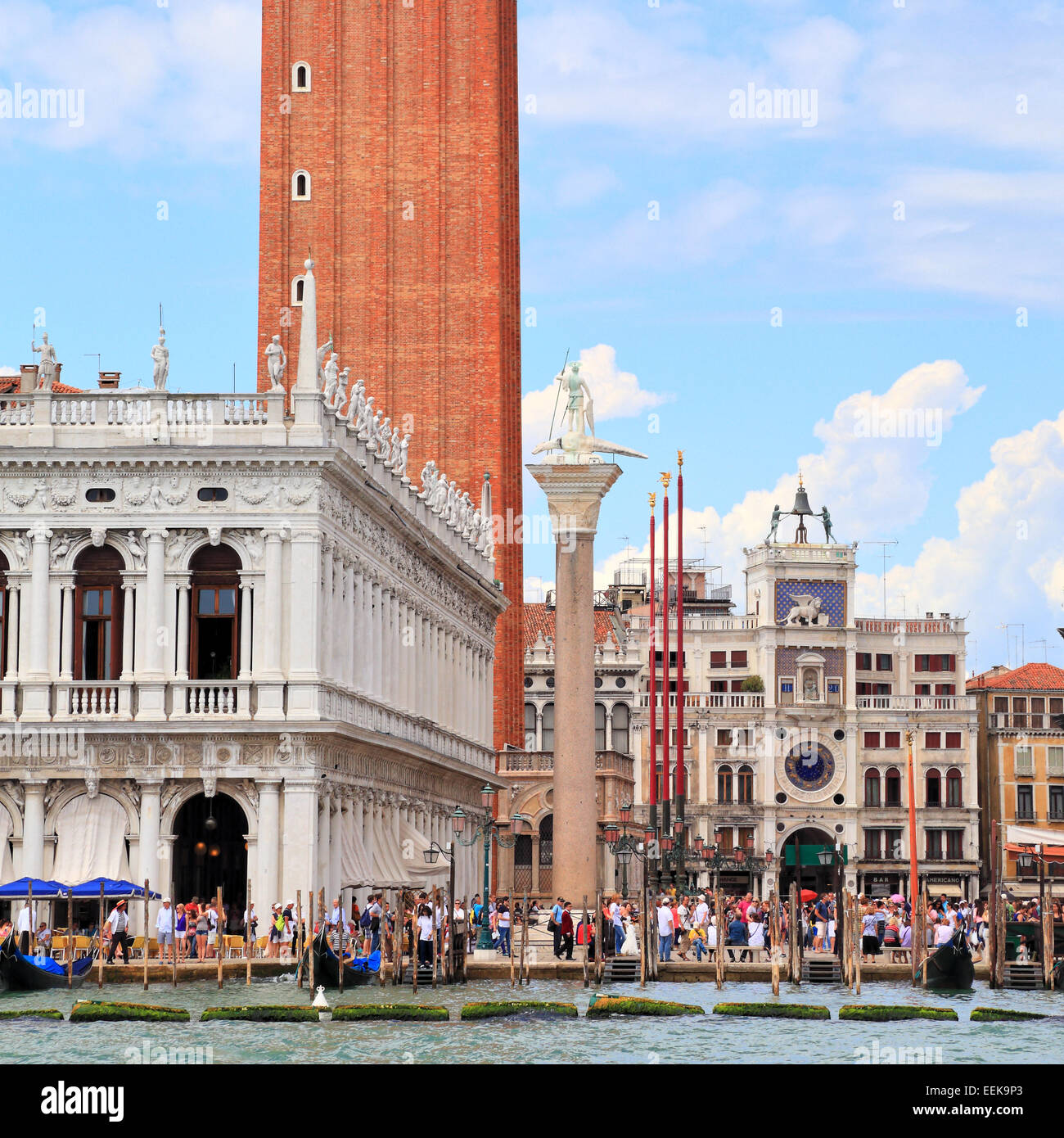 St Mark's square and bell tower, Venice Italy IT: Piazza San Marco, Campanile, Venezia Italia DE: Markusplatz, Venedig Italien Stock Photo