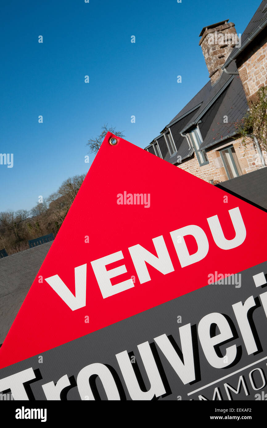 French vendu sold sign hires stock photography and images Alamy