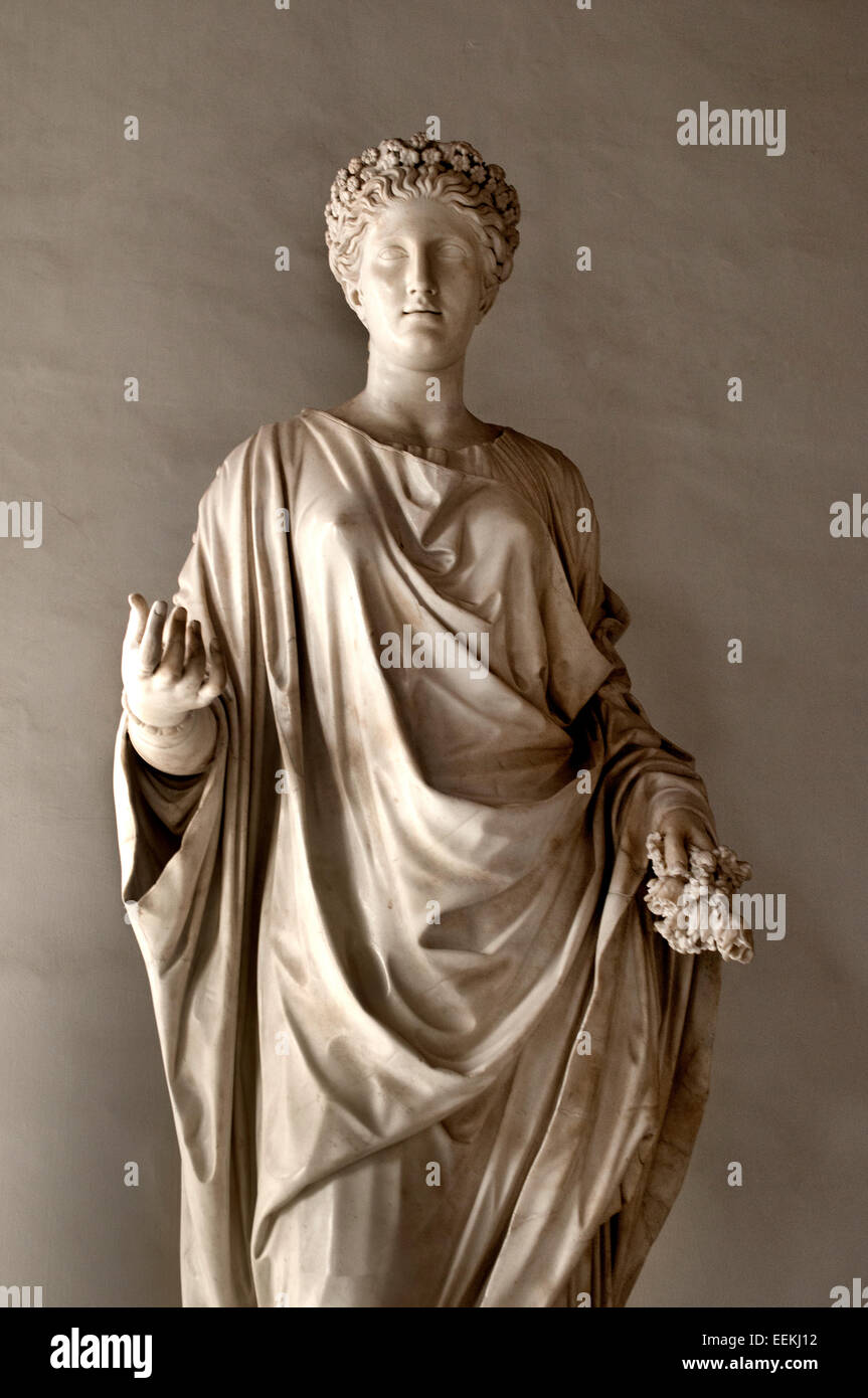 Statue roman goddess flora hi-res stock photography and images - Alamy