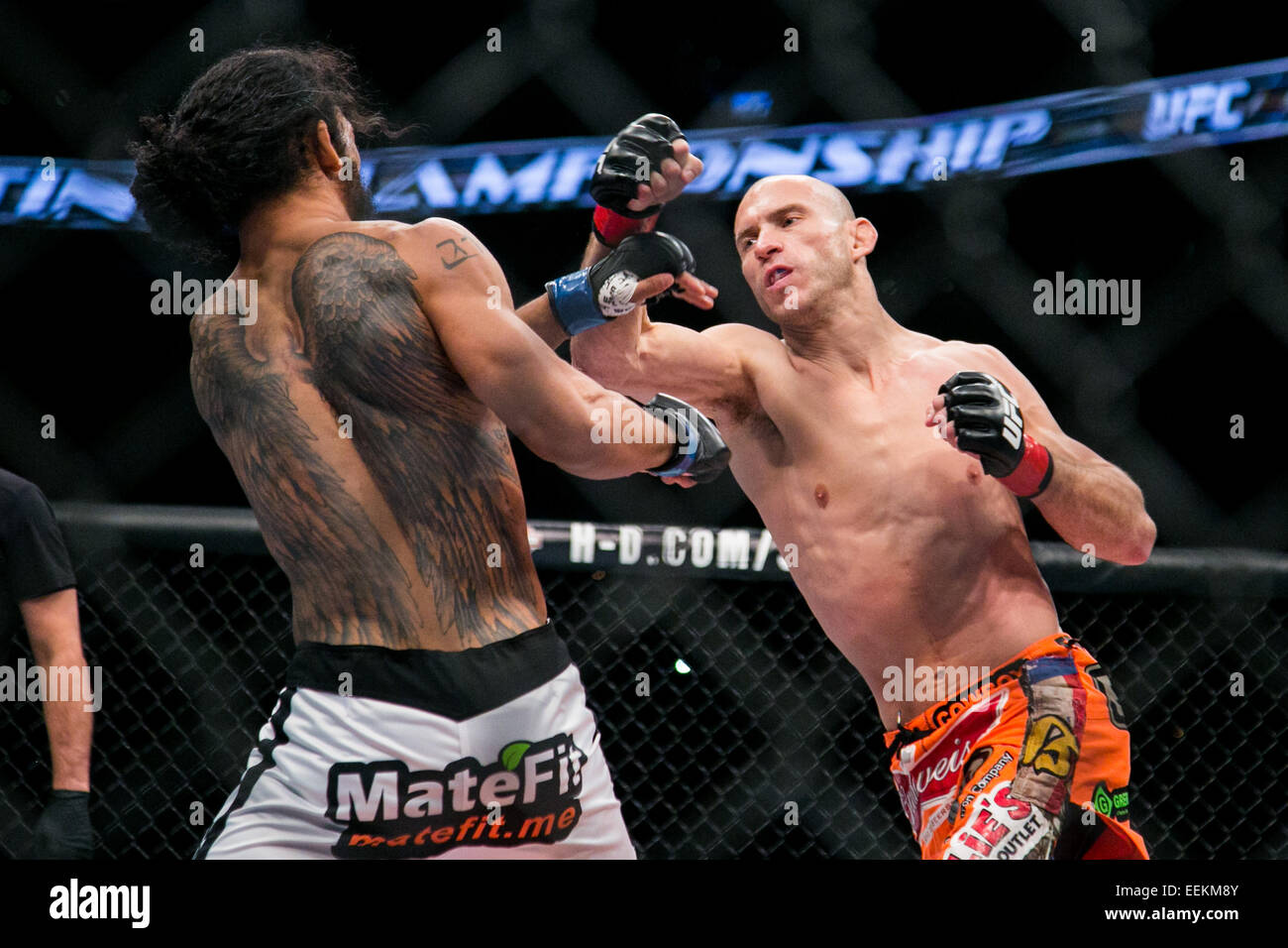 тяжелый бокс. и снова тяжелейший бой. бетербиев ярд. шон о мелли боец. и снова тяжелейший бой.