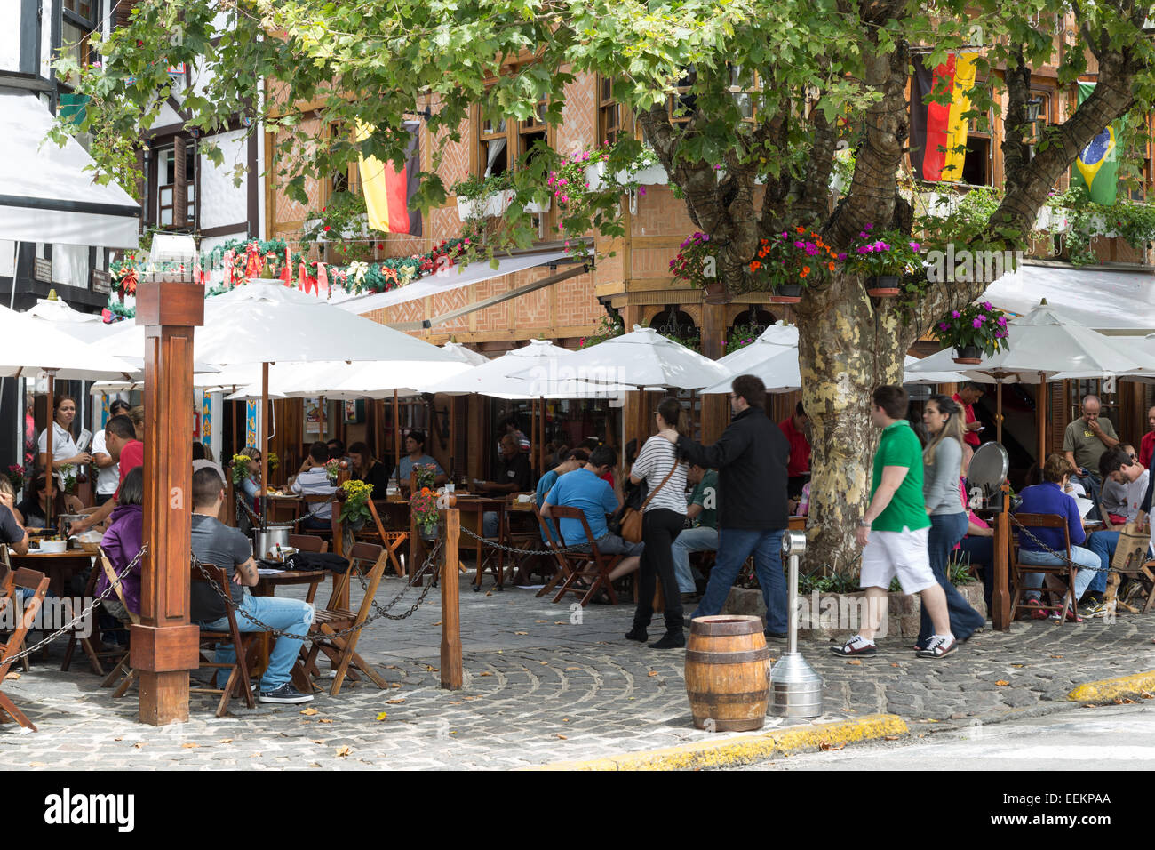 Choperia Baden Baden, outdoor beer bar and restaurant, people enjoying food  and drinks, Boulevard Geneve, Capivari, Campos do Jordao, SP, Brazil Stock  Photo - Alamy