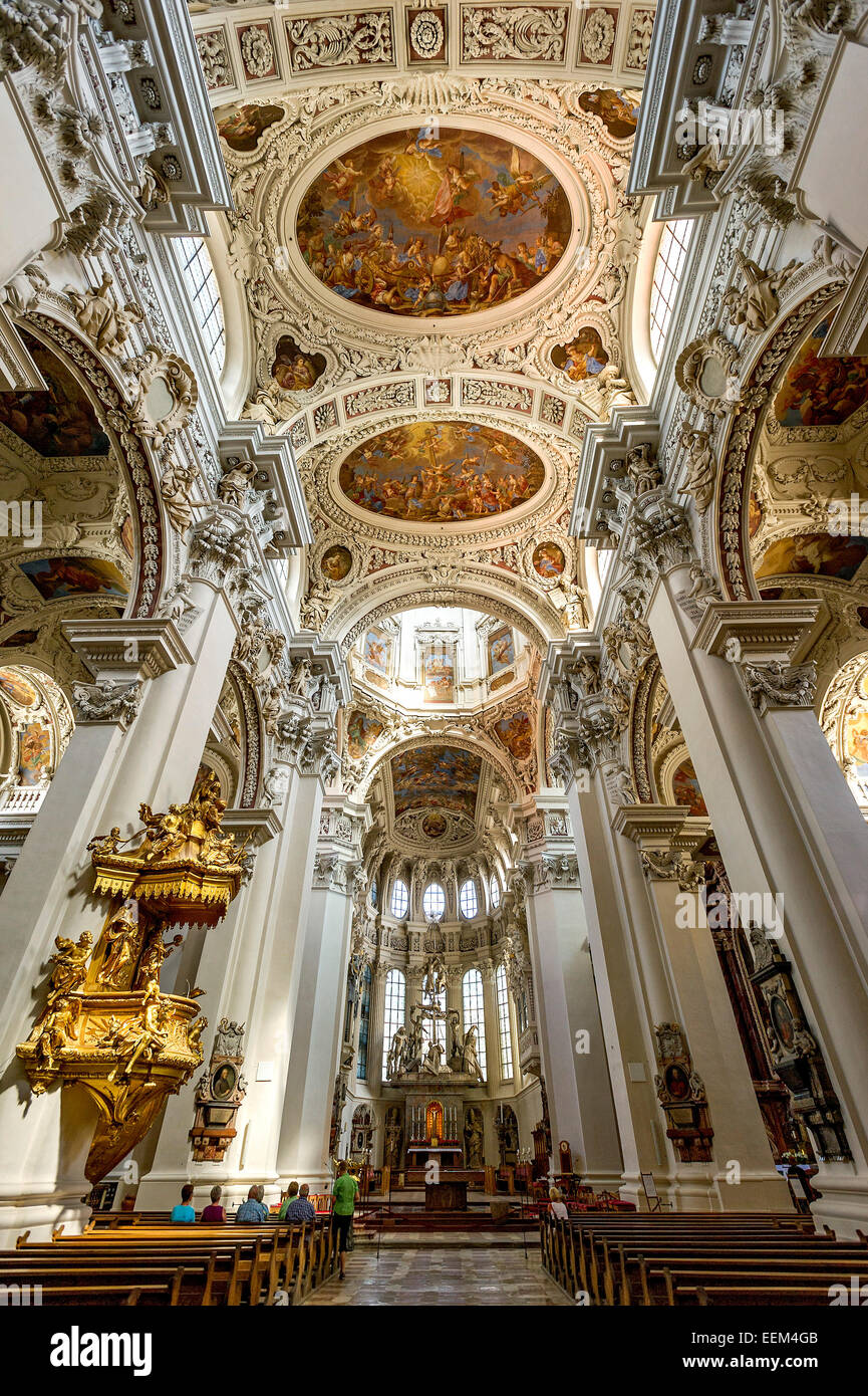 Pulpit, stucco and frescoes in the nave, baroque St. Stephen's Cathedral, Passau, Lower Bavaria, Bavaria, Germany Stock Photo