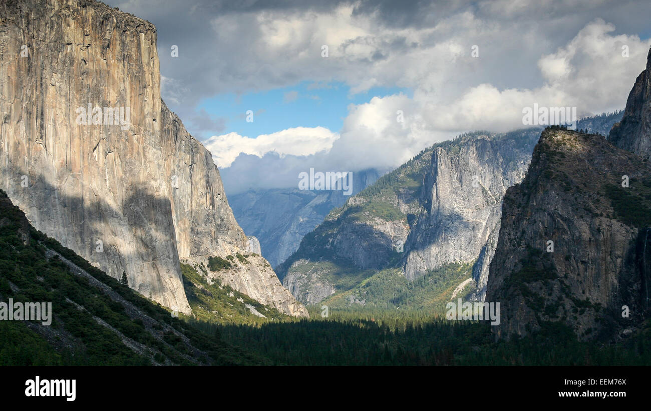 USA, California, Yosemite National Park, Yosemite Valley on cloudy day Stock Photo