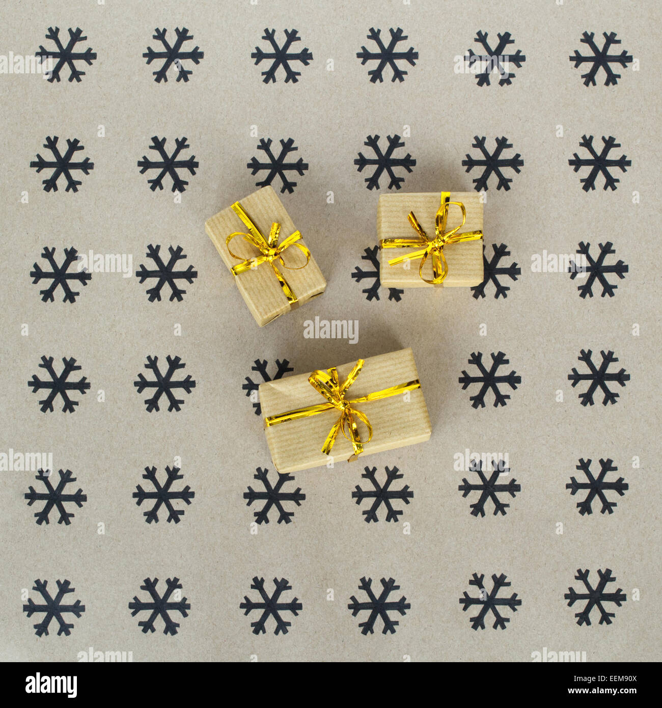 Christmas wrapping paper hi-res stock photography and images - Alamy