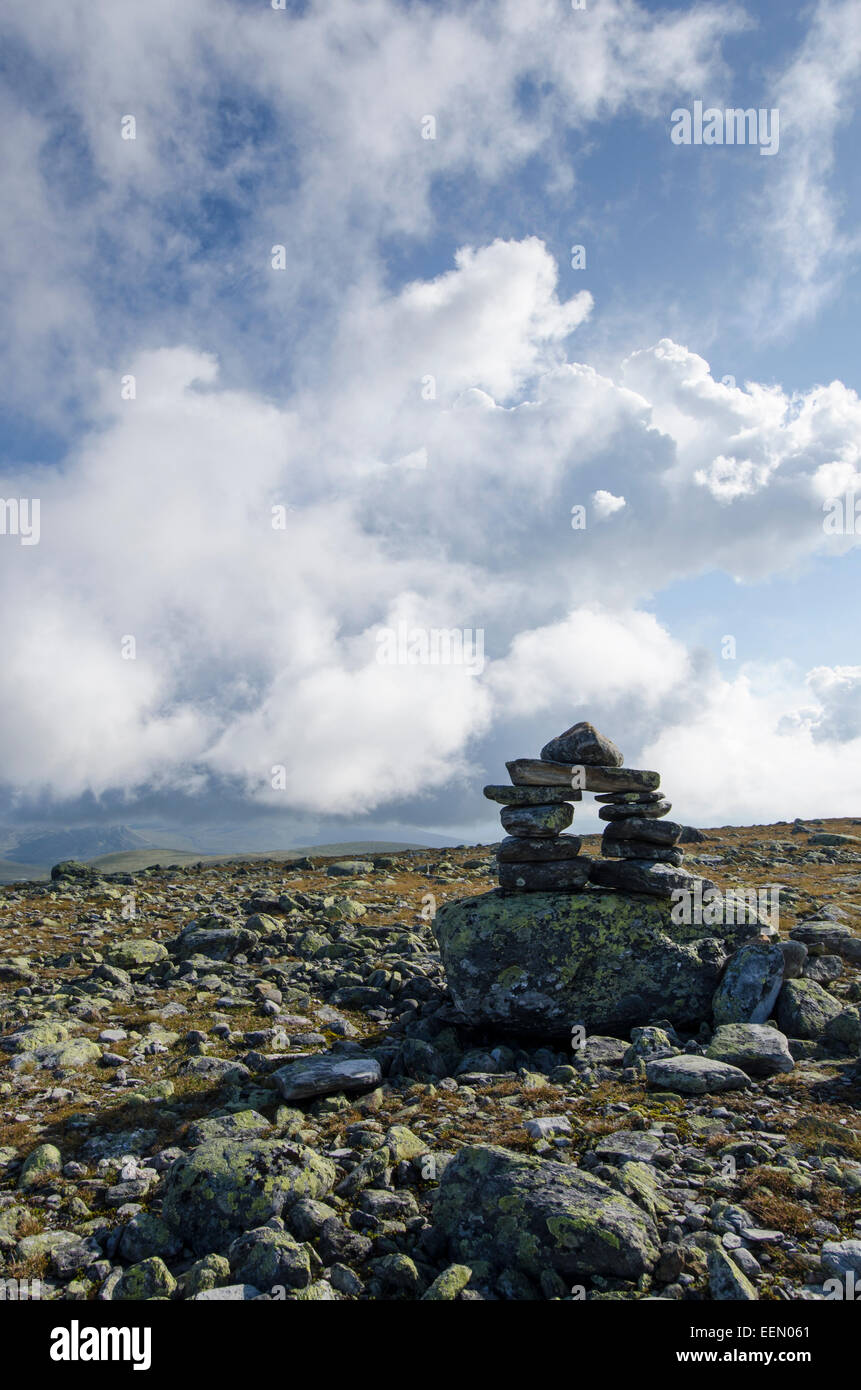 Steinmaennchen auf dem Berg Elgahogna, Femundsmarka Nationalpark, Hedmark Fylke, Norwegen, Juli 2011 Stock Photo