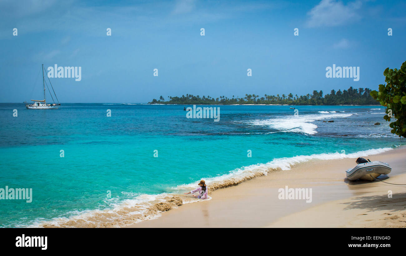 The beach at Walsaladup, San Blas Islands, Panama, July 2014 Stock Photo