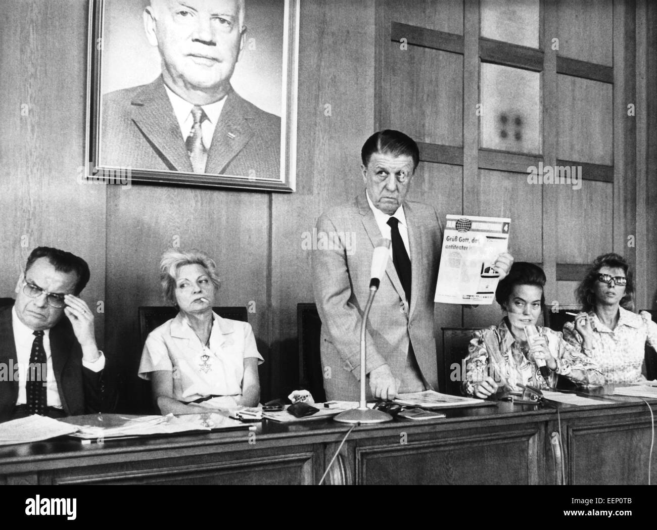 (L-r) Conductor of the International Film Festival Alfred Bauer, member of the jury Vera Volmane (France), president of the jury George Stevens (USA), a translator and member of the jury Billie Whitelaw (GB) during a press conference on the 5th of July in 1970 in Berlin. The jury stepped down from their office after heavy discussions. Stock Photo