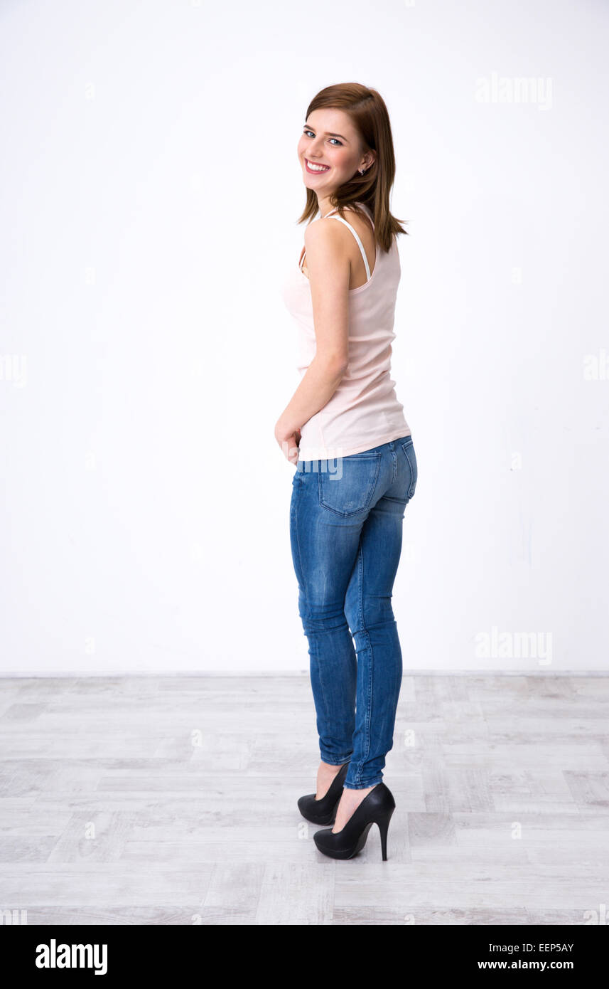 Woman beautiful smiling posing hi-res stock photography and images - Alamy