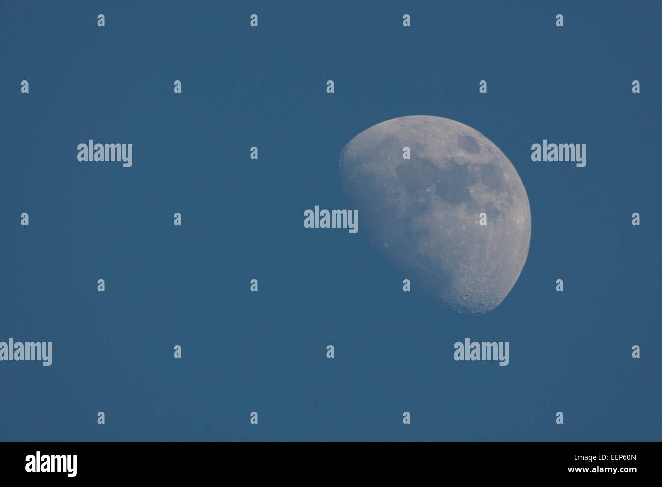 Zunehmender Mond am Abendhimmel / Waxing Moon in the evening sky Stock Photo