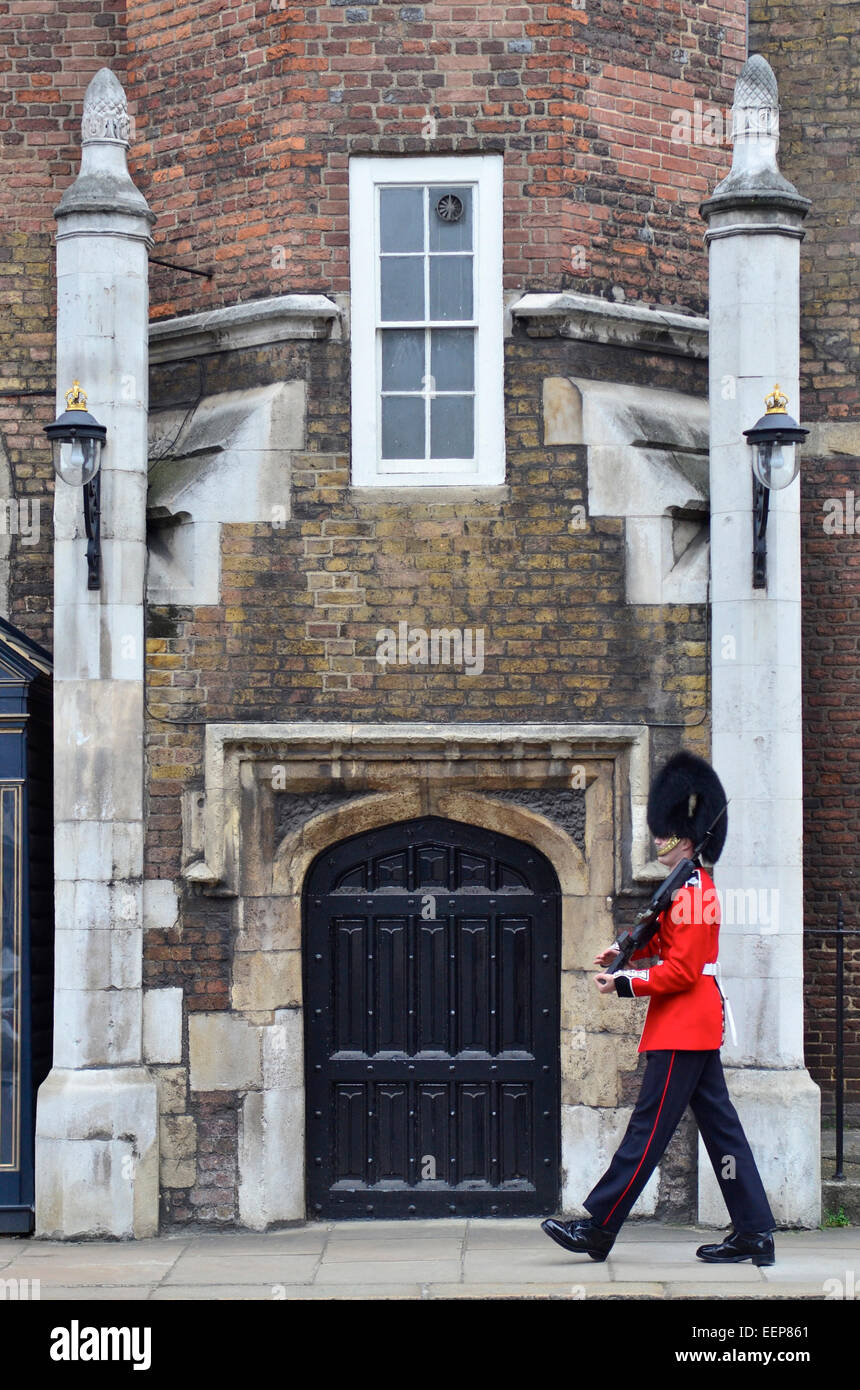 Guard outside St James's Palace in London, England, UK Stock Photo