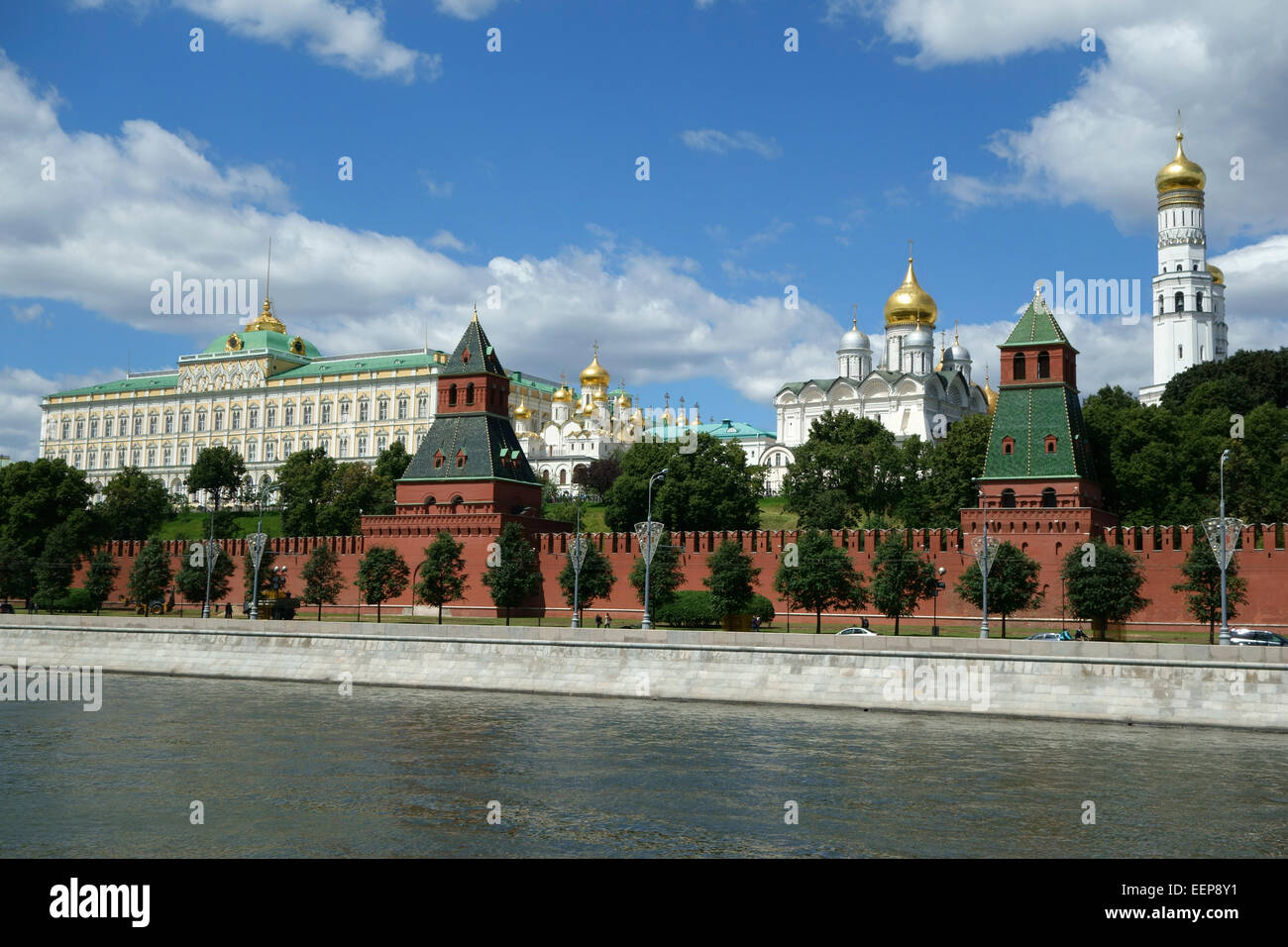 Panoramic View of the Kremlin cathedrals and Great Kremlin Palace ...