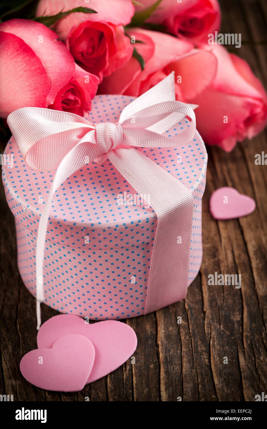 Pink love gift box hi-res stock photography and images - Alamy