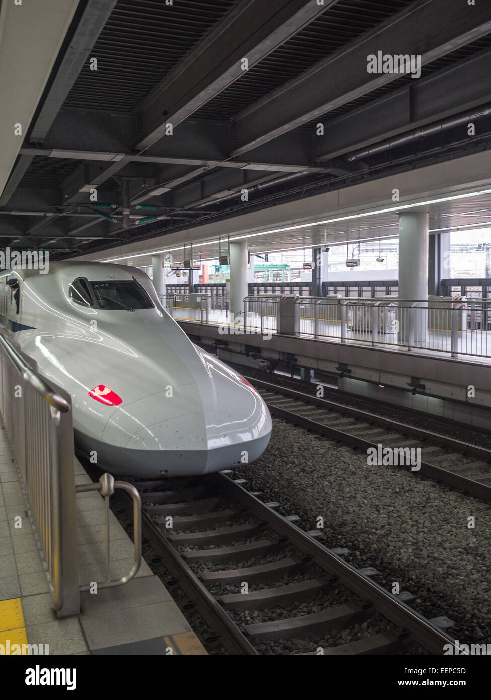 Shinkansen train in Tokyo city station Stock Photo - Alamy