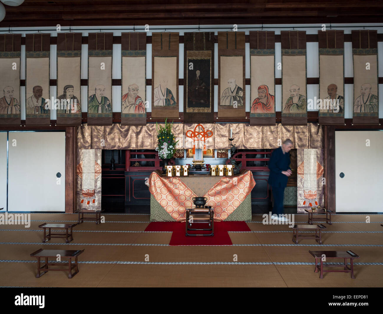 Tenru-ji temple pavilion interior Stock Photo - Alamy