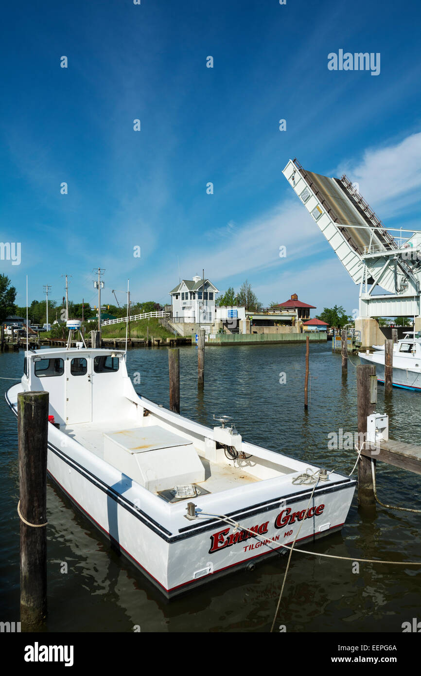 Maryland, Eastern Shore, Tilghman Island, Knapps Narrows, fishing boat