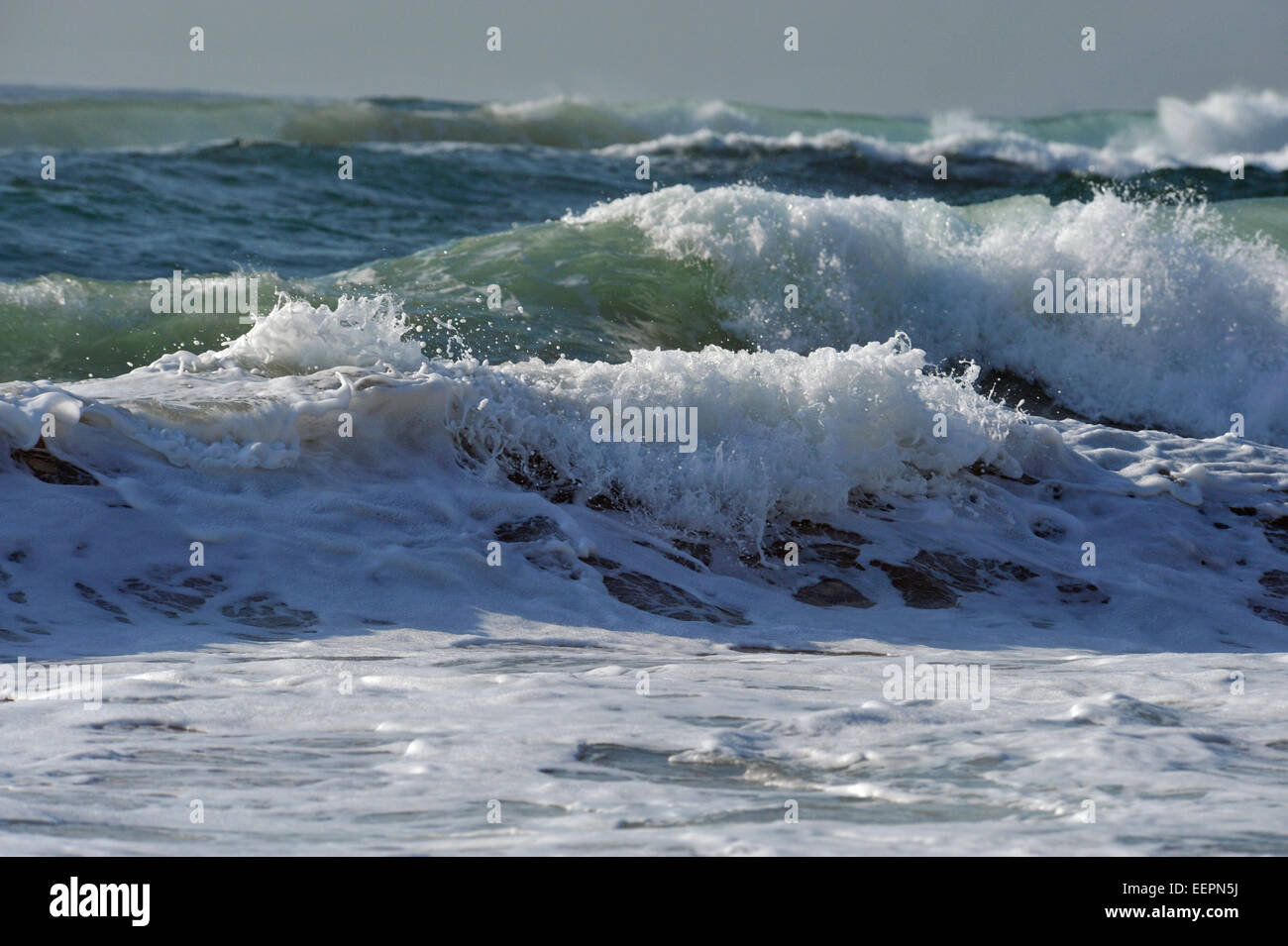 Waves crashing spray energy landscape hi-res stock photography and ...