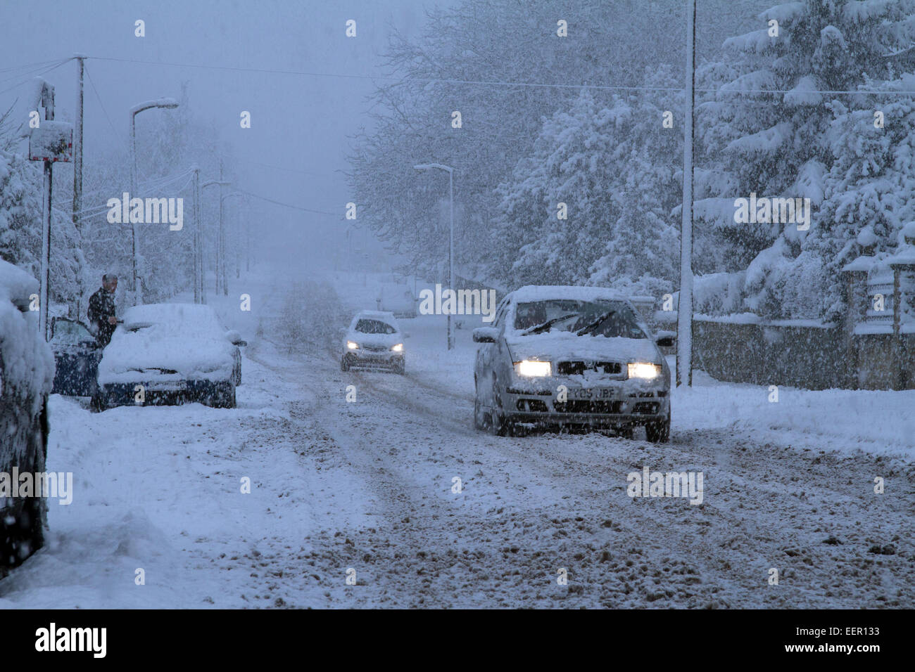Sheffield, UK. 21st Jan, 2015. Heavy snow continues to fall in