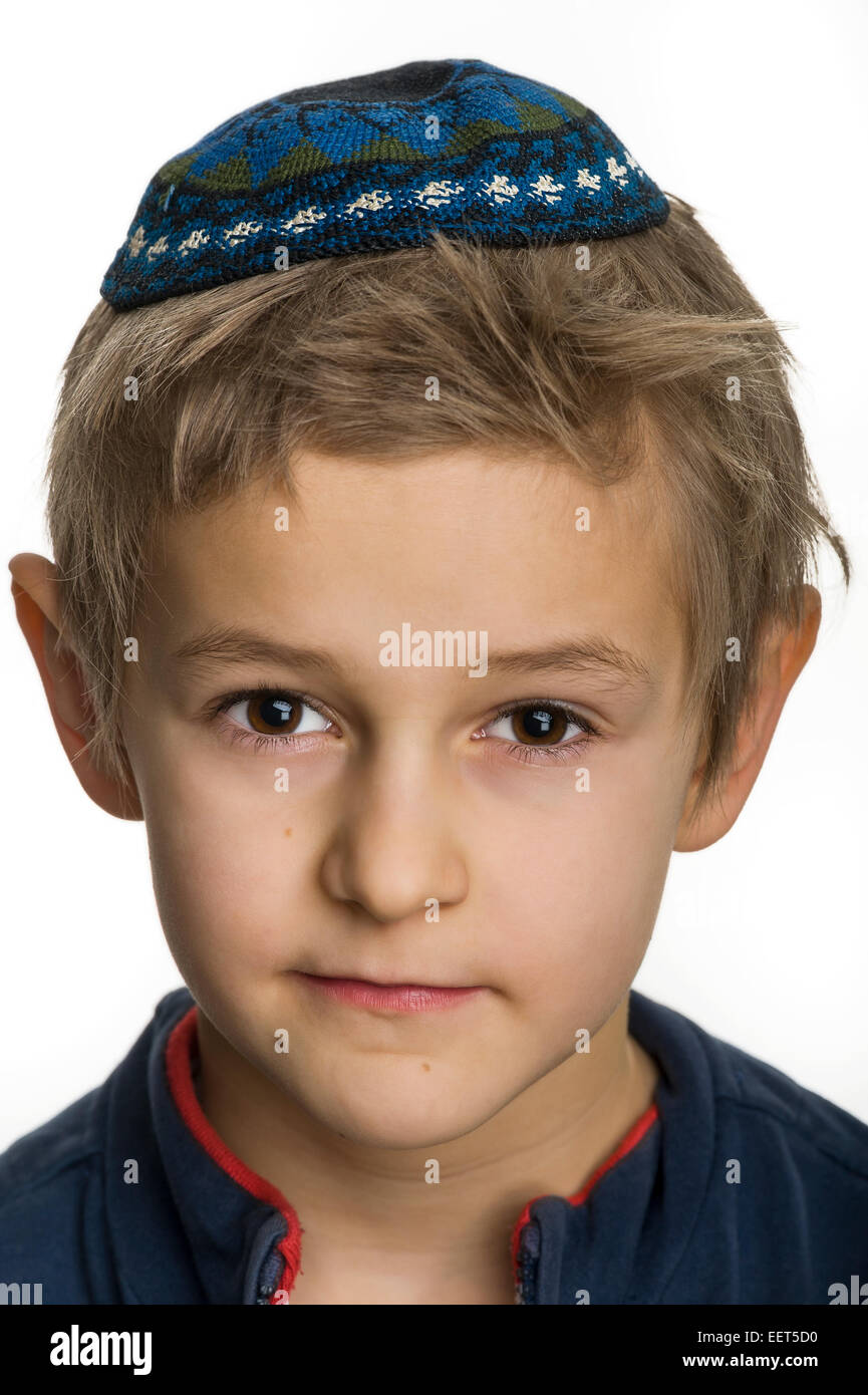 studio portrait of white boy with Jews kipa or yarmulke Stock Photo - Alamy