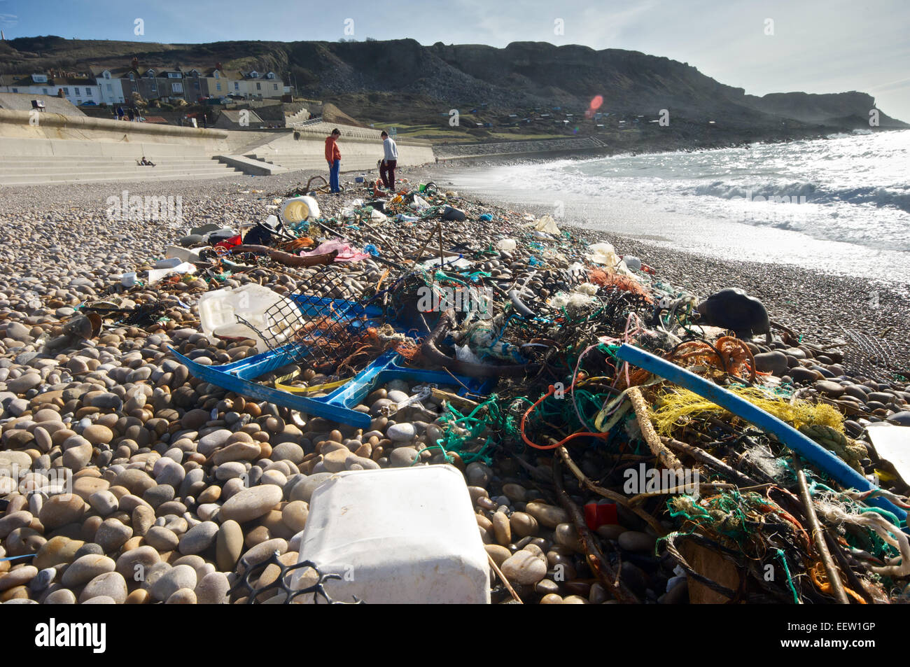 Rubbish washed up onto a beach after a storm, Dorset, UK Stock Photo ...