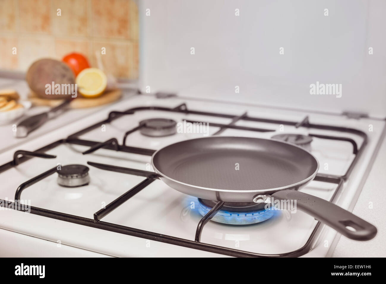 Empty pans hires stock photography and images Alamy