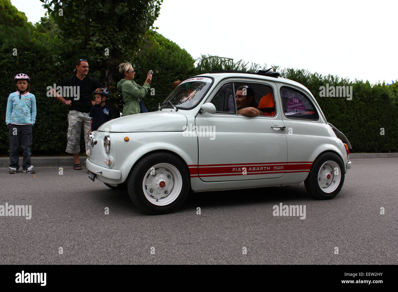 Voiture Sport Italienne Abarth 595 Competizione Modèle Performance Fiat 500  — Photo éditoriale © ermess #226849270