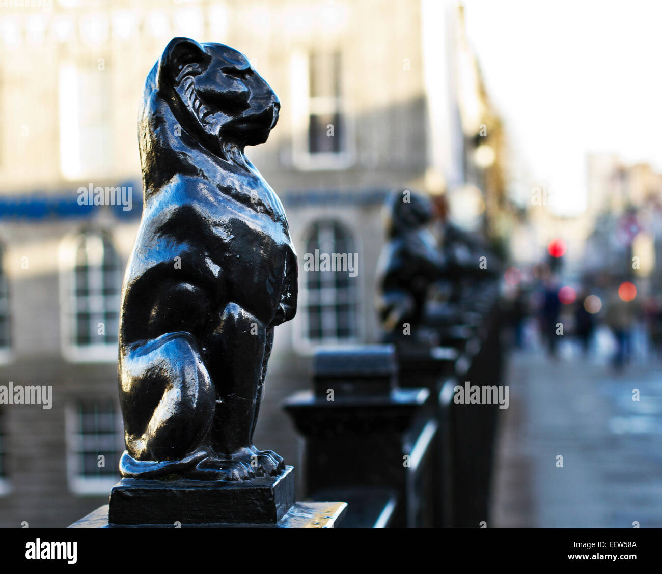 Statue of Kelly's Cat (Cast Iron Leopard), Union Street Bridge, Aberdeen, Scotland Stock Photo