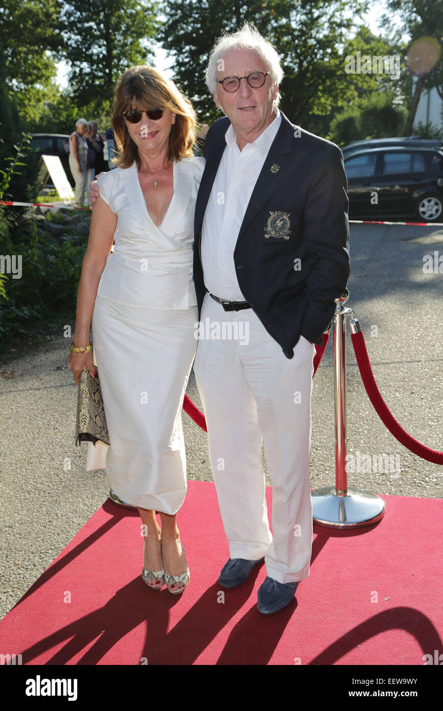 Celebrities attending the 27th annual KaiserCup Golf Charity Tournament ...