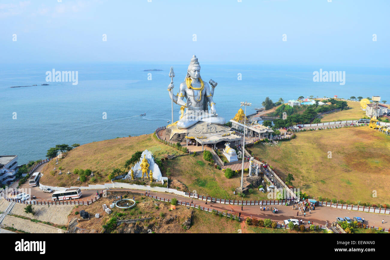 Murudeshwar Temple and Murudeshwar Tallest Shiva Statue India Stock Photo Alamy