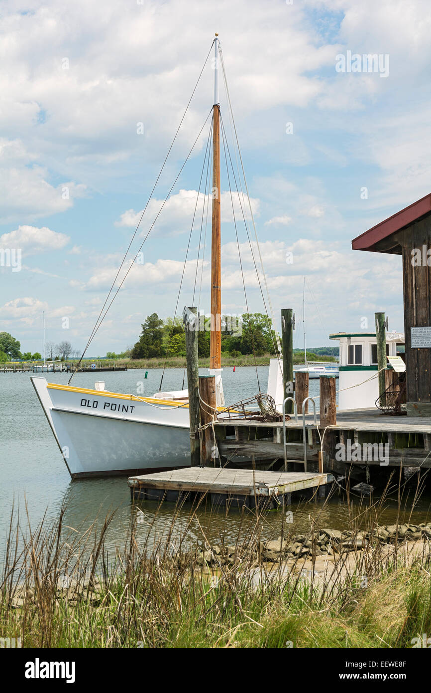 Maryland, Eastern Shore, St. Michaels, Chesapeake Bay Maritime Museum, Old Point crab dredging boat built 1909 Stock Photo