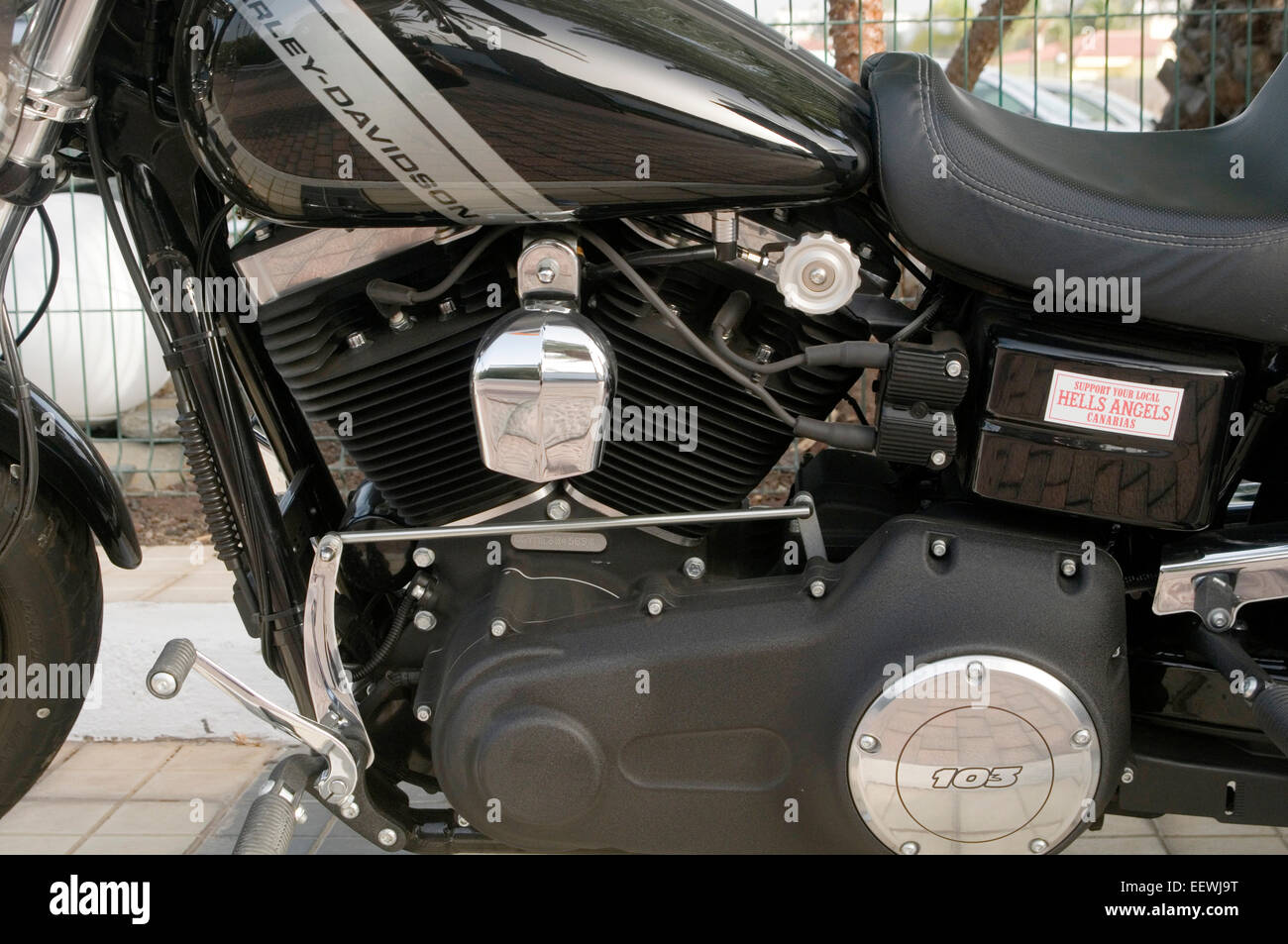 Harley Davidson v twin motor engine air filter exhaust motorcycle