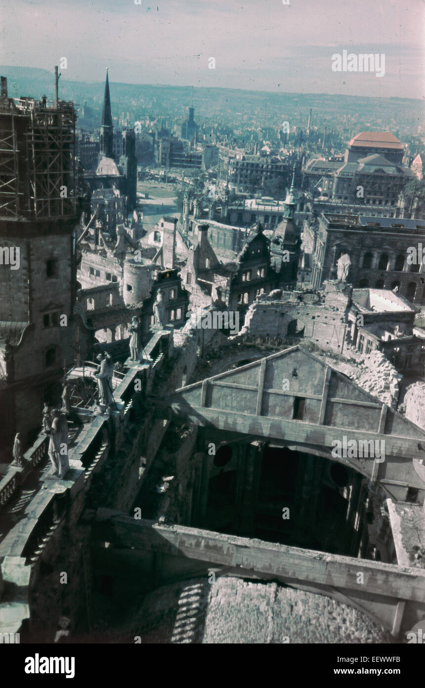 Dresden Altstadt (Historic Dresden) - View from the destroyed Dresden Cathedral over the ruins of the Dresden Castle with the Hausmannsturm to the Postplatz (post office square) with the Sophienkirche (Saint Sophia's Church) (left). The photo was taken after 1946. To the right, the Staatsschauspiel Dresden (State Playhouse Dresden). Especially the Allied air raids between 13 and 14 February 1945 led to extensive destructions of the city. Photo: Deutsche Fotothek - NO WIRE SERVICE Stock Photo
