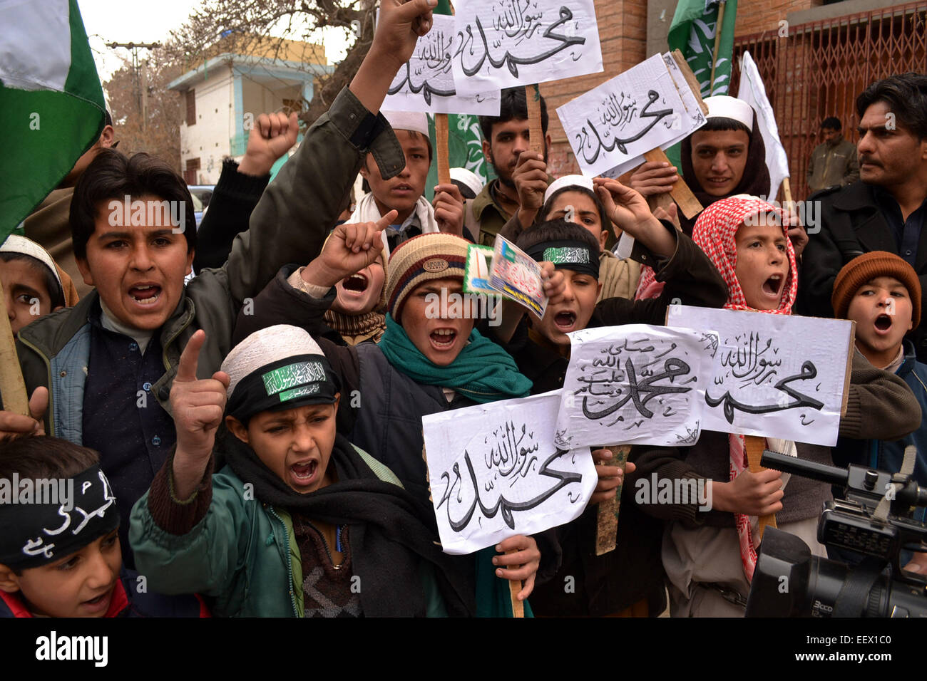 Quetta. 22nd Jan, 2015. Pakistani Islamists shout slogans during a protest against the printing of satirical sketches of the Prophet Mohammad by French magazine Charlie Hebdo in southwest Pakistan's Quetta on Jan. 22, 2015. Pakistan strongly condemned the publication of blasphemous caricatures in a French magazine, which triggered widespread protests across the Islamic world including Pakistan. Credit:  Asad/Xinhua/Alamy Live News Stock Photo