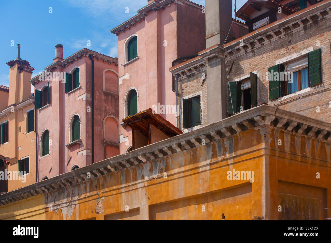 Buildings in venice hi-res stock photography and images - Alamy