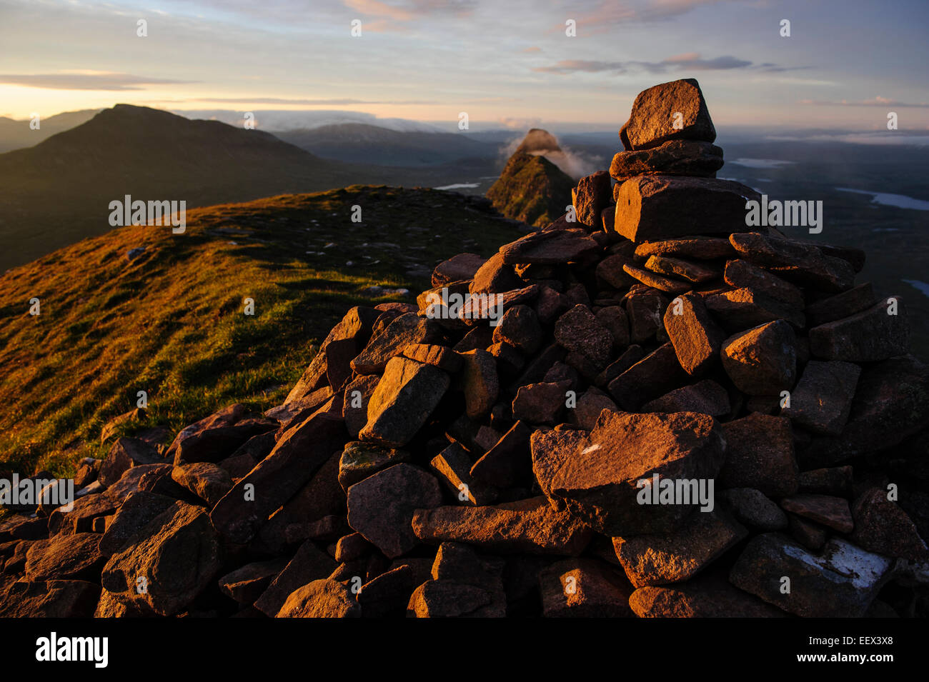 Suilven mountain top hi-res stock photography and images - Alamy