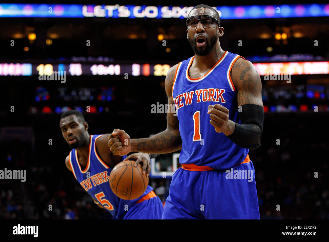  Steiner Sports NBA New York Knicks Amar'e Stoudemire Blue  Jersey Dunk vs Miami Vertical 16x20 Photograph : Sports Fan Photographs :  Sports & Outdoors