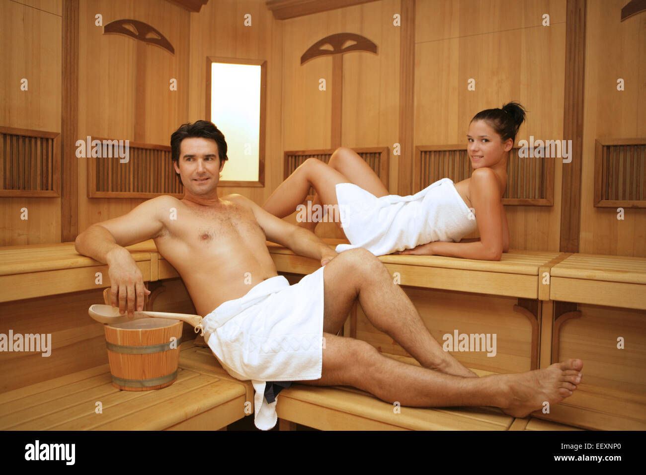 Sauna der nackt in junge schöne