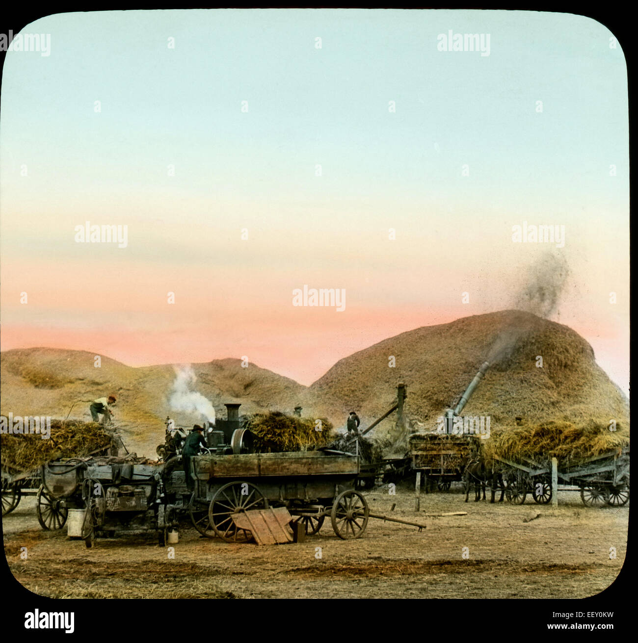 Threshing machine historical hires stock photography and images Alamy