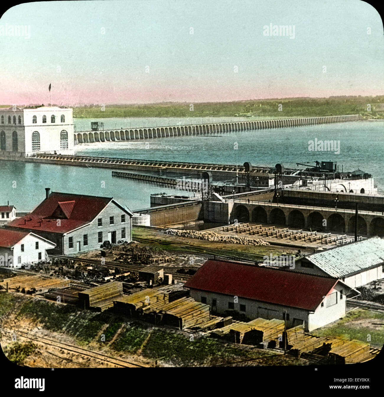Great Power Dam and Locks in the Mississippi River, Keokuk, Iowa, USA