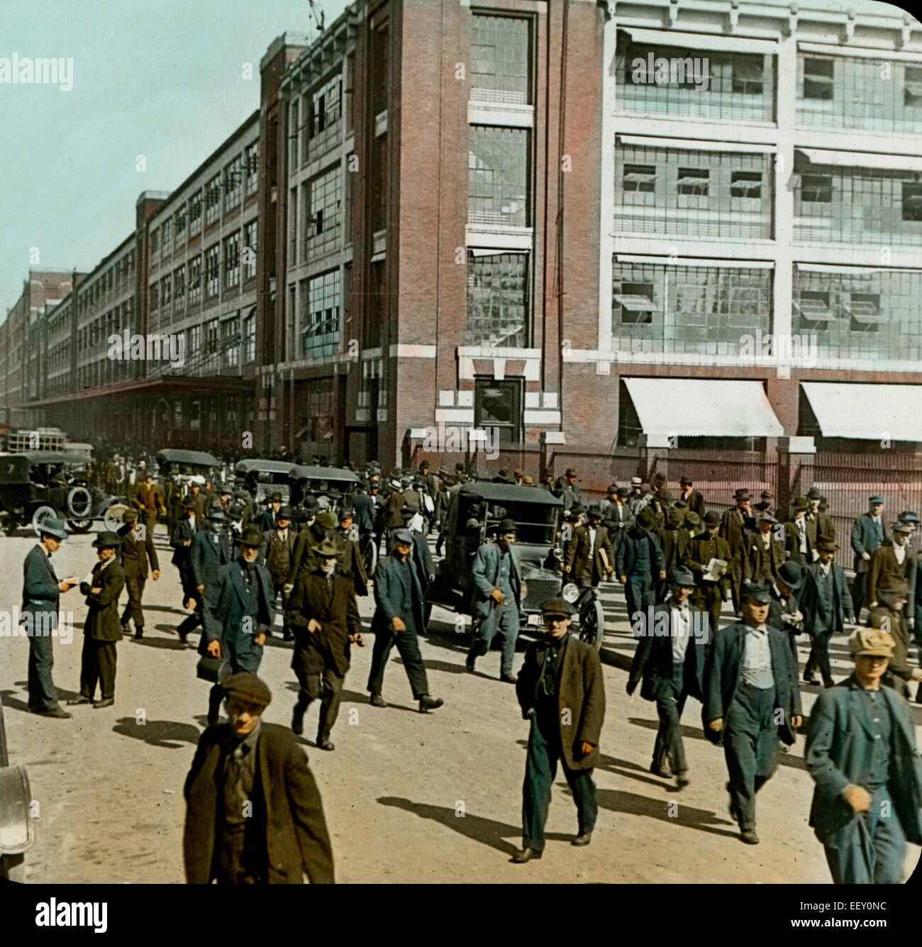 Employees Leaving Ford Factory, Detroit, Michigan, USA, Magic Lantern Slide, circa 1915 Stock Photo