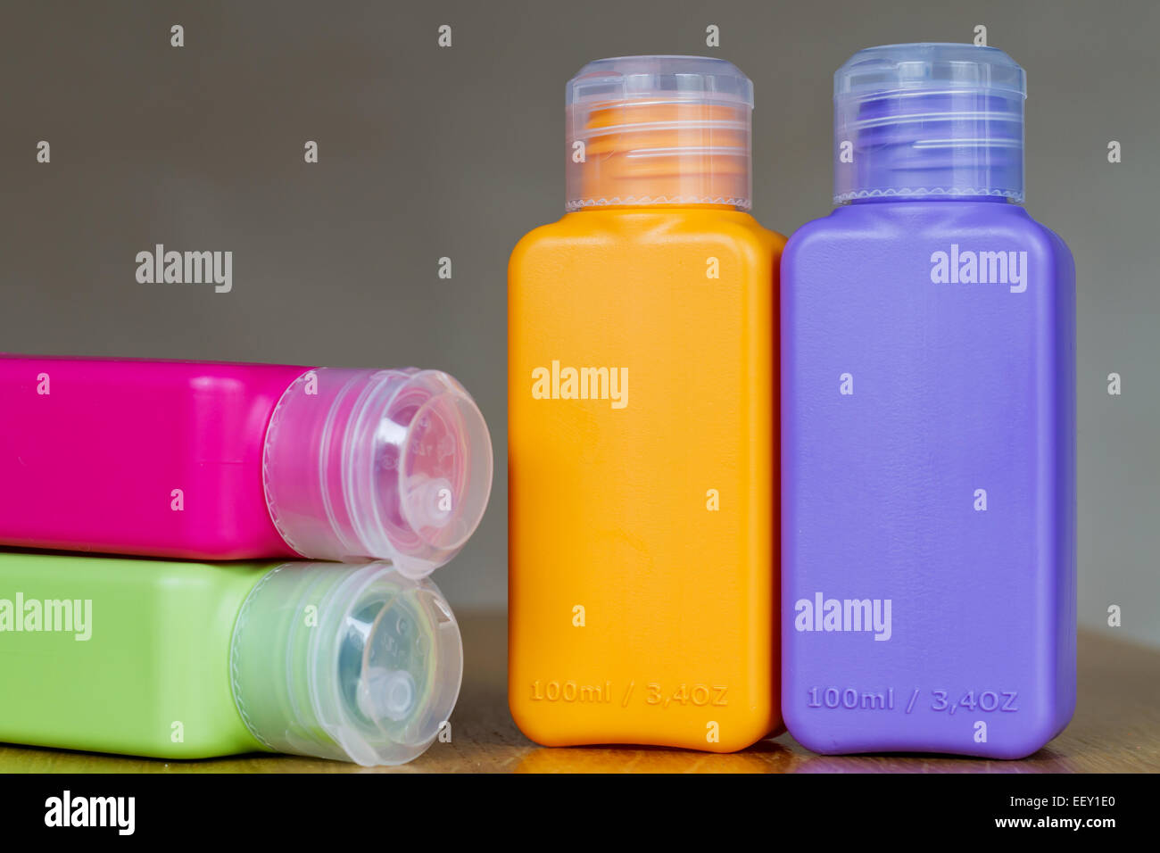 Download 100ml Bottle High Resolution Stock Photography And Images Alamy Yellowimages Mockups