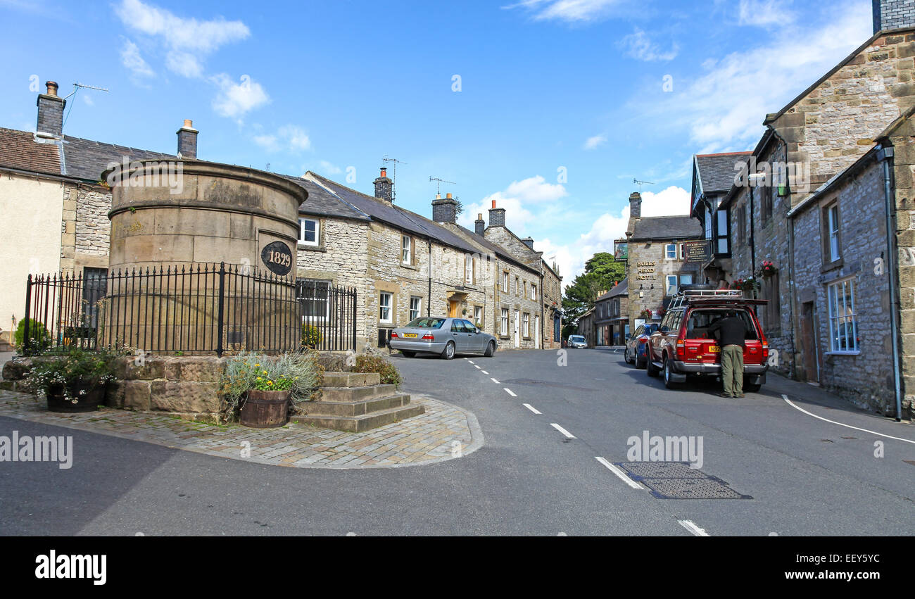 The old water conduit or tank known locally as 'The Fountain' at Youlgreave or Youlgrave Derbyshire England UK Stock Photo