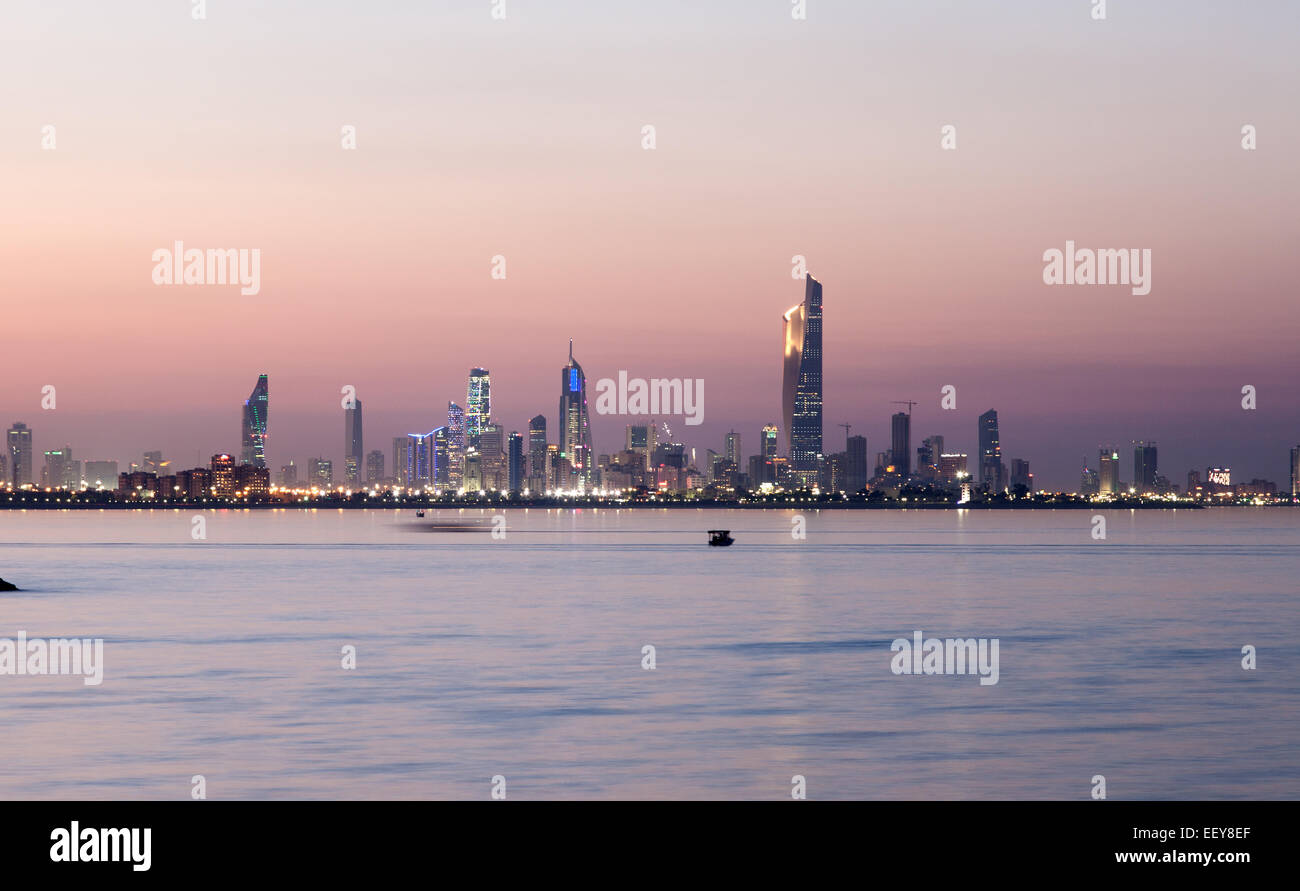 Kuwait skyline hires stock photography and images Alamy
