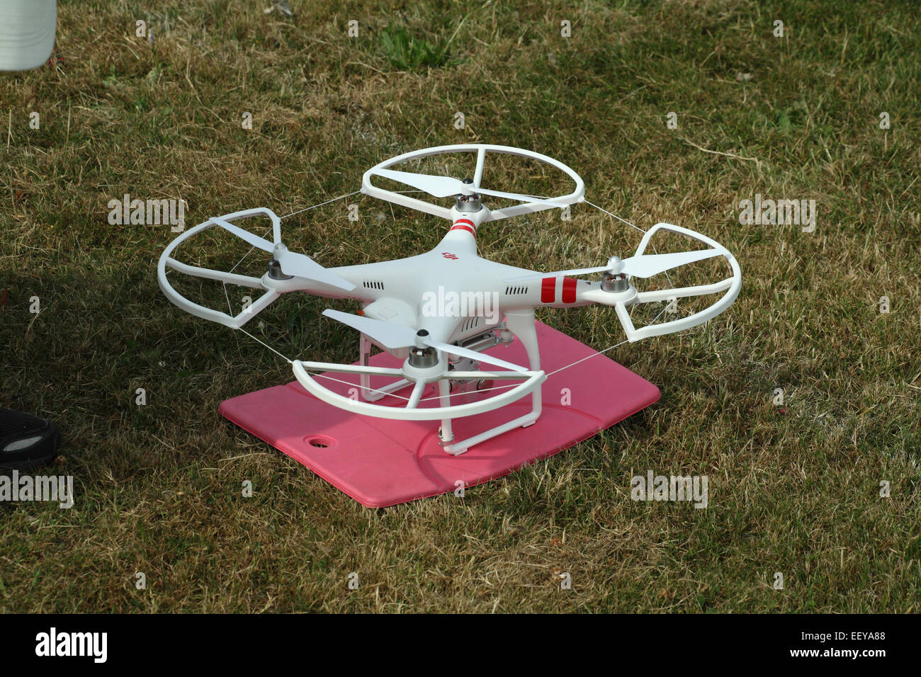 Dji phantom 2 vision plus hi-res stock photography and images - Alamy