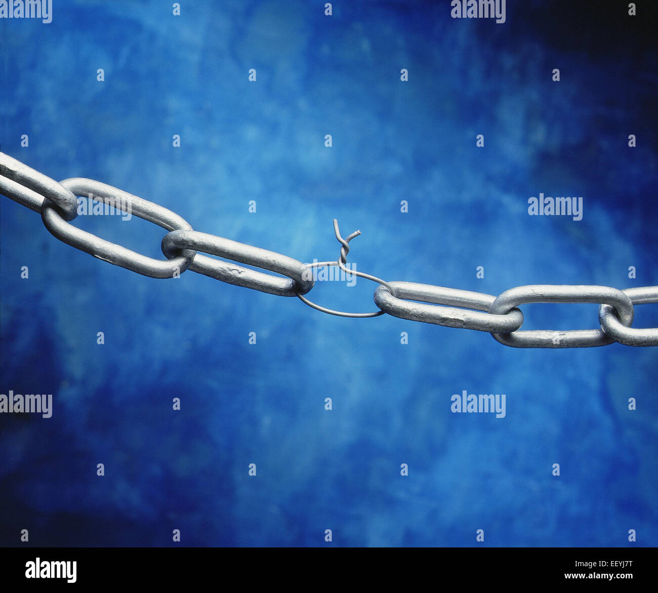 Hamburg, Germany, chain, patched with thin wire Stock Photo Alamy