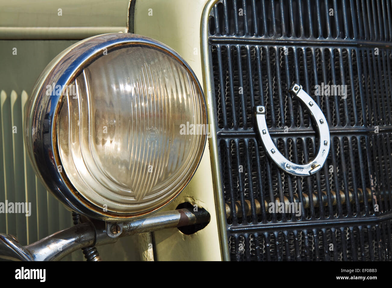 Kühlergrill der 50er Jahre Auto Stockfotografie - Alamy