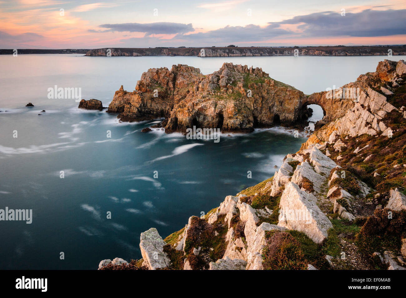 The so-called 'Dinan Castle' rock formation, Crozon Peninsula, Finistere, Brittany, France Stock Photo