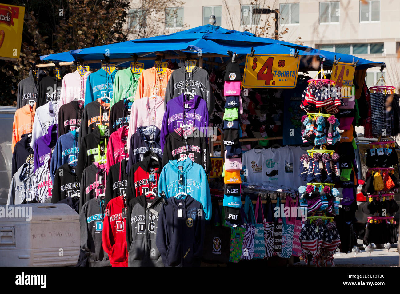 Souvenir T-shirt street vendor - Washington, DC USA Stock Photo