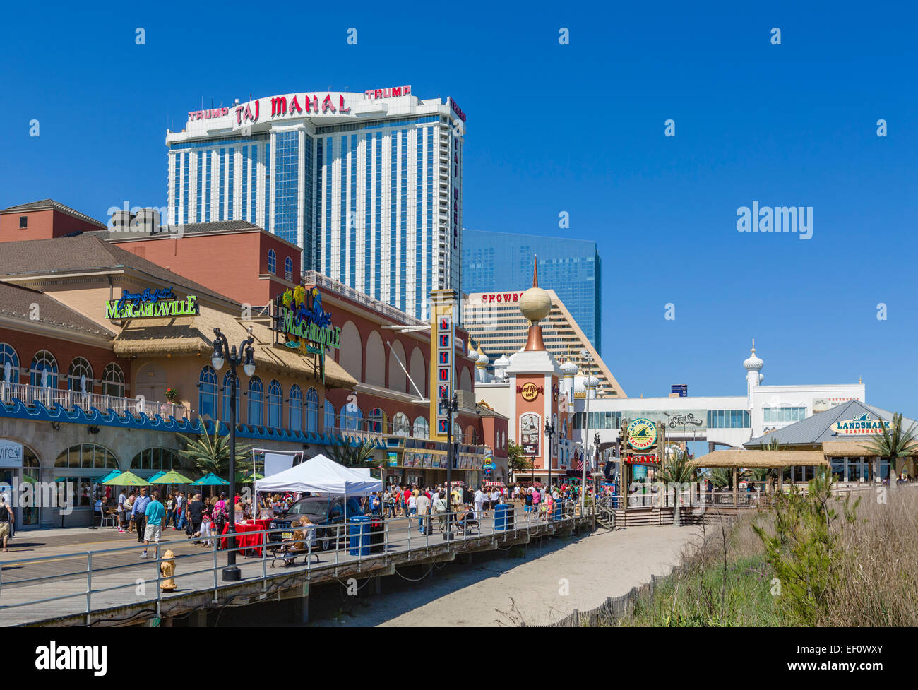 The boardwalk near the Taj Mahal Casino and Steel Pier, Atlantic City, New Jersey, USA Stock Photo