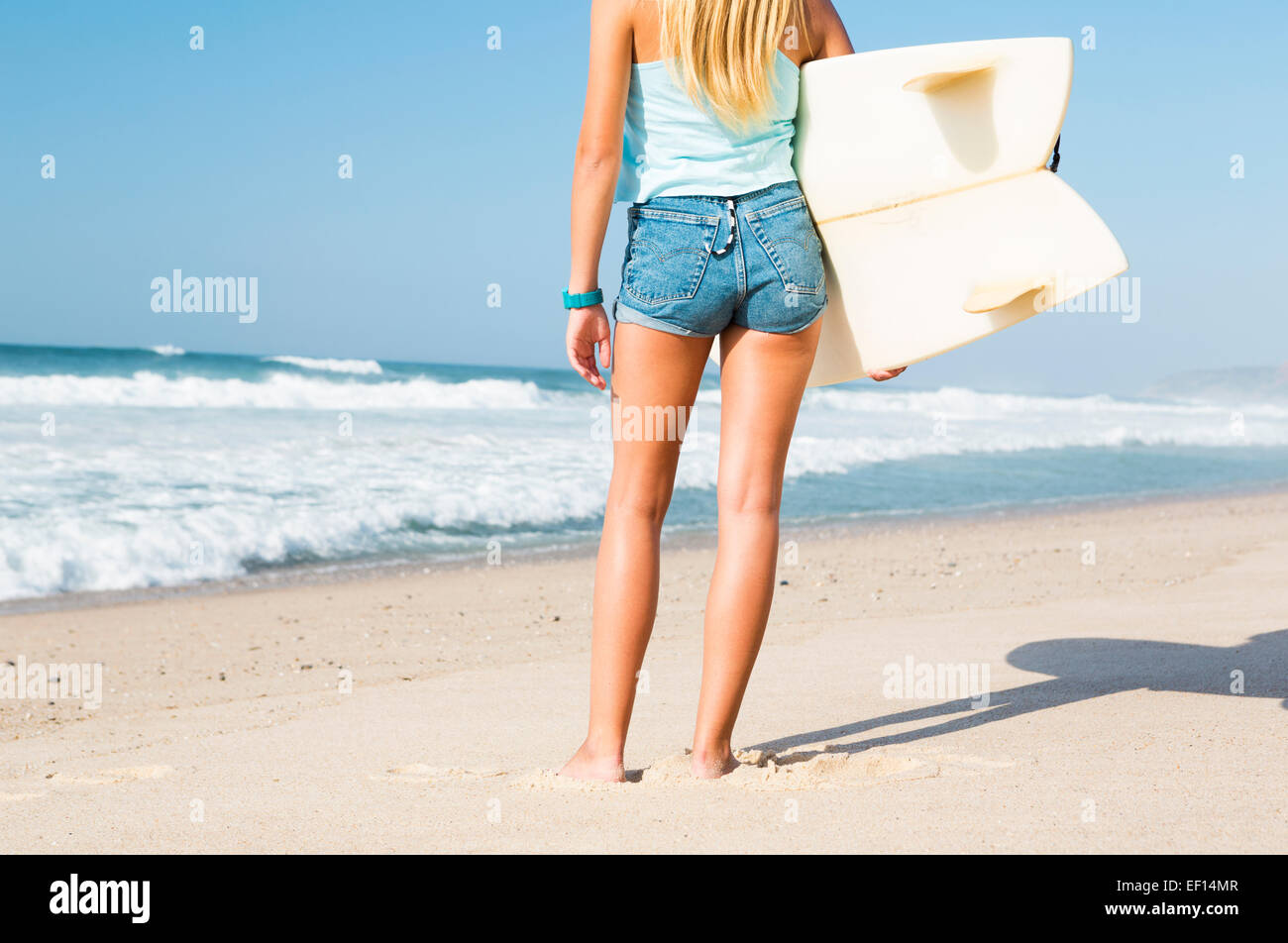 Beautiful women at the beach hi-res stock photography and images - Alamy