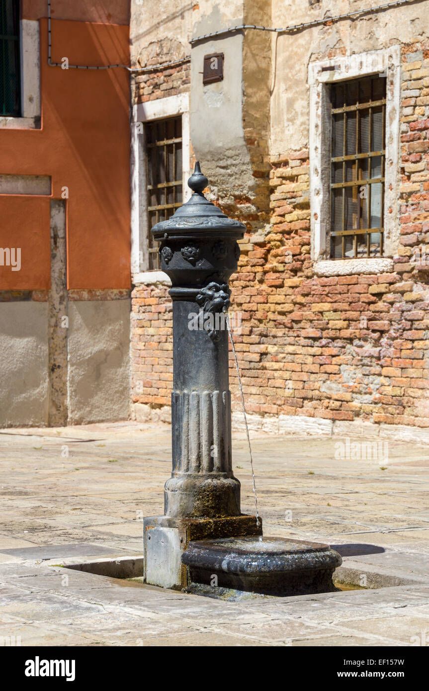 Drinking water fountain, Venice, Italy Stock Photo Alamy